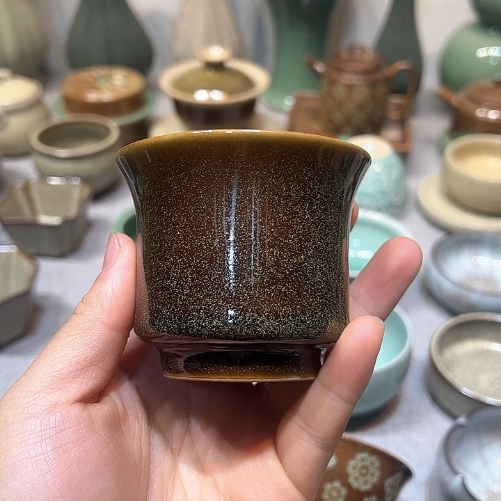 龙泉青瓷茶叶沫主人杯