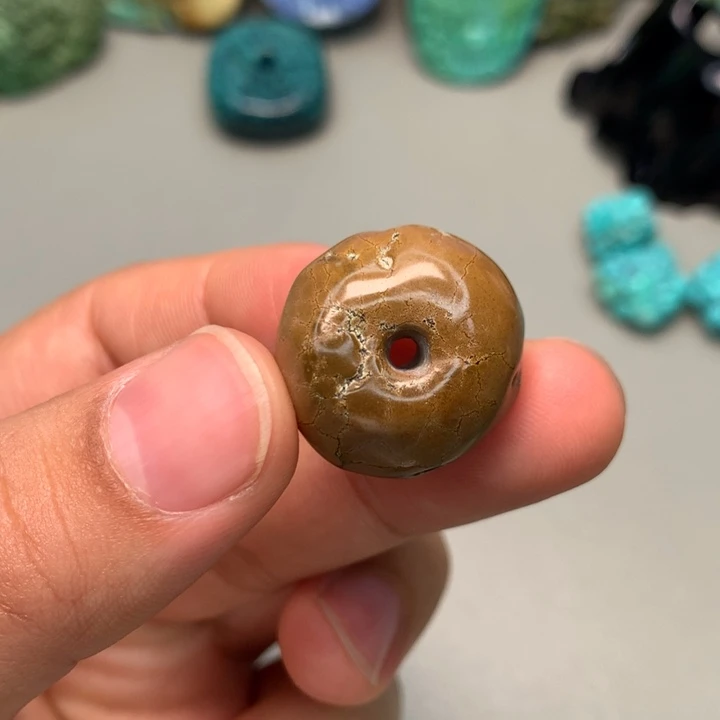 未镶嵌绿松石颈饰