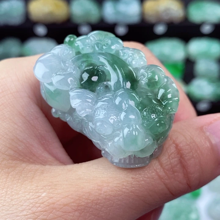 翡翠颈饰未镶嵌天然