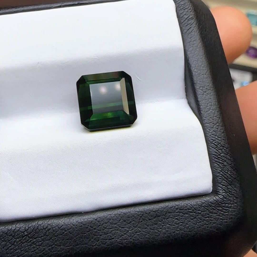 碧玺珠宝半成品未镶嵌天然 4.77克拉 墨绿色