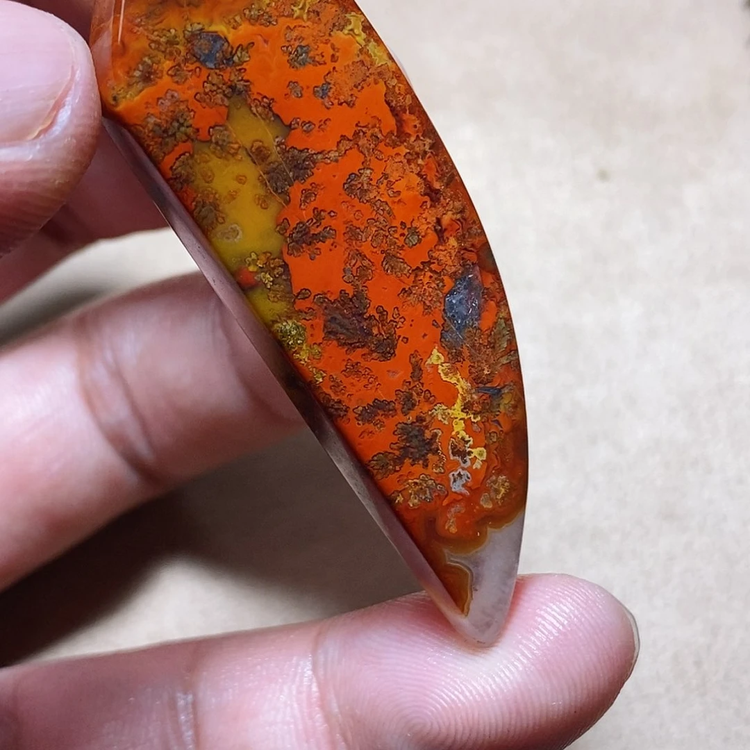 玛瑙/玉髓颈饰未镶嵌誓*