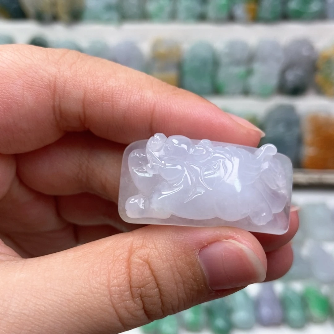 翡翠未镶嵌吊坠(赠链)