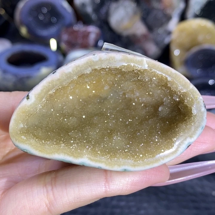 未镶嵌珠宝半成品紫晶黄砂满天星洞