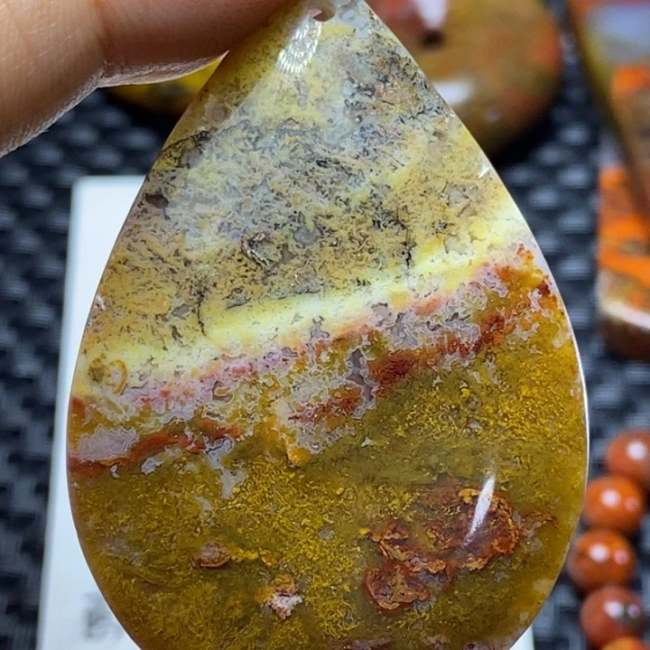 玛瑙/玉髓颈饰未镶嵌
