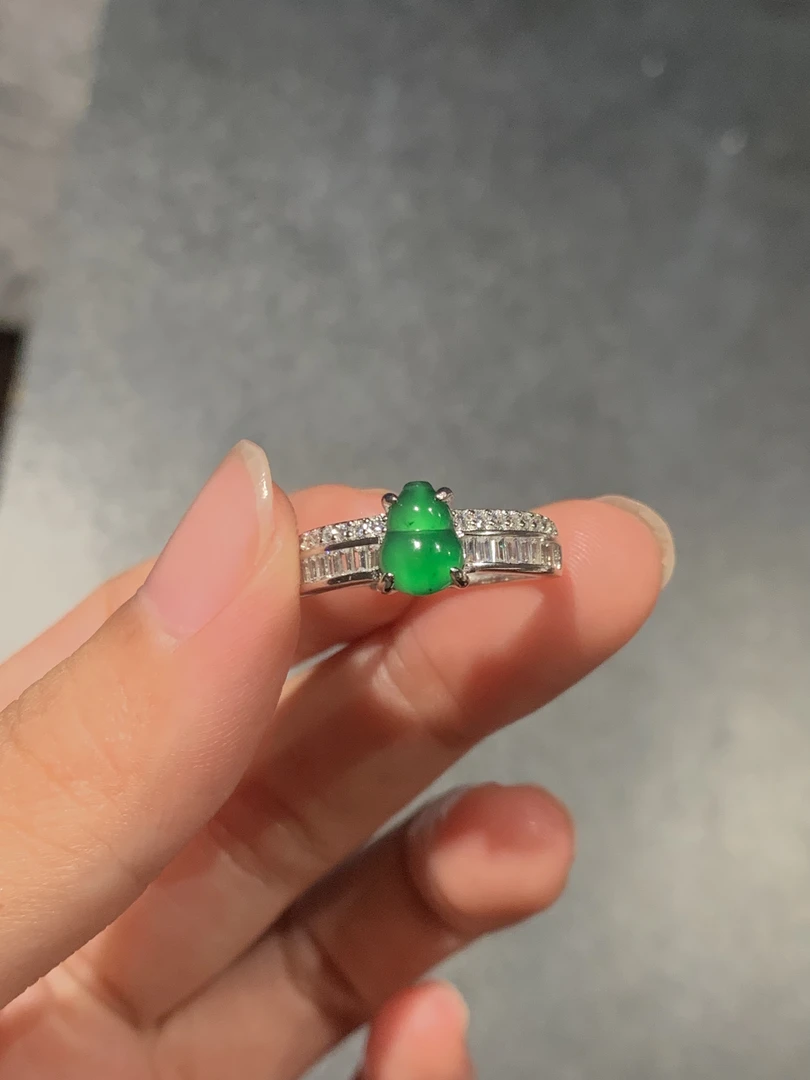 s925银镶天然A货翡翠葫芦戒指