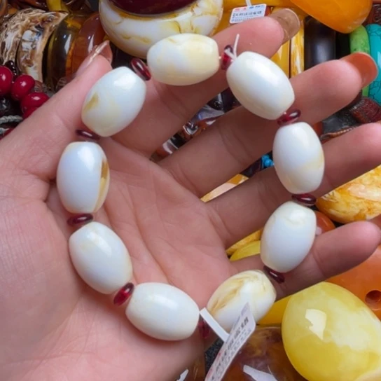 琥珀手串未镶嵌热*旦蜜蜡