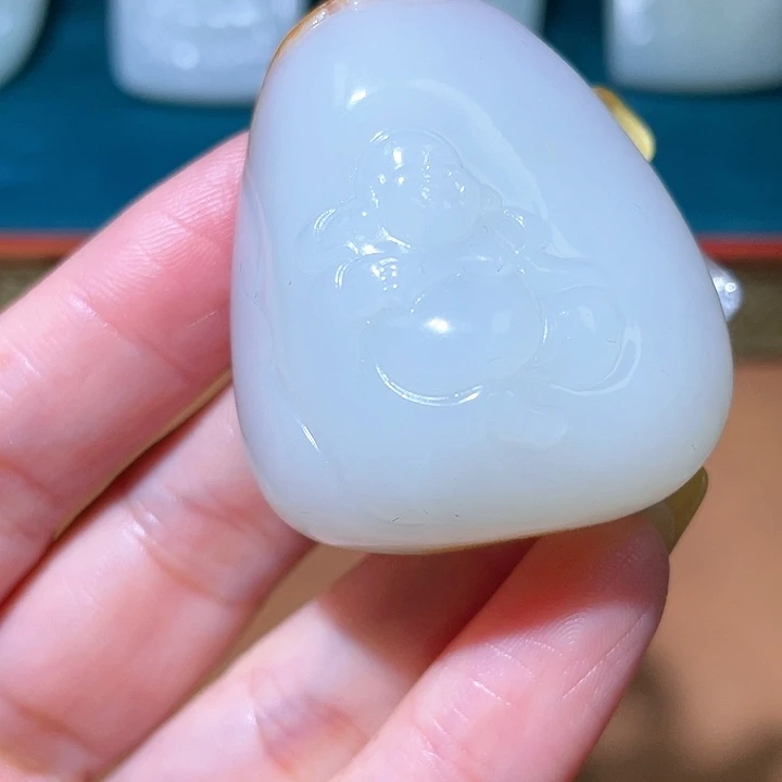桑***内颈饰未镶嵌和田玉