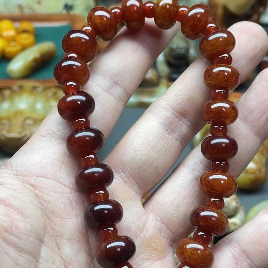 生***事和田玉未镶嵌颈饰