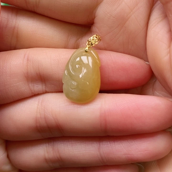 翡翠颈饰未镶嵌吊坠