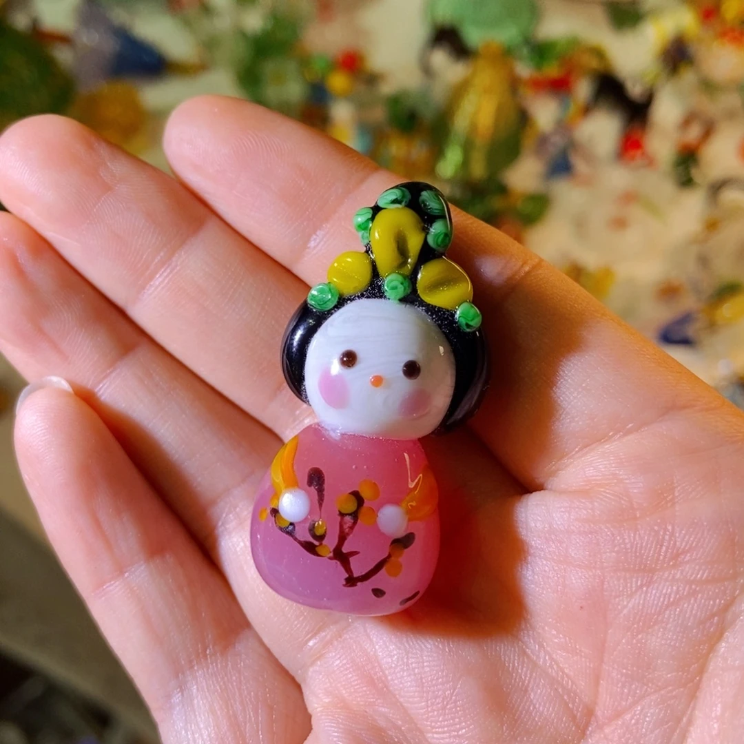 琉璃手工艺品小侍女