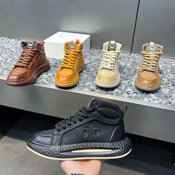 秋冬新款透气中帮厚底舒适百搭时尚休闲男鞋