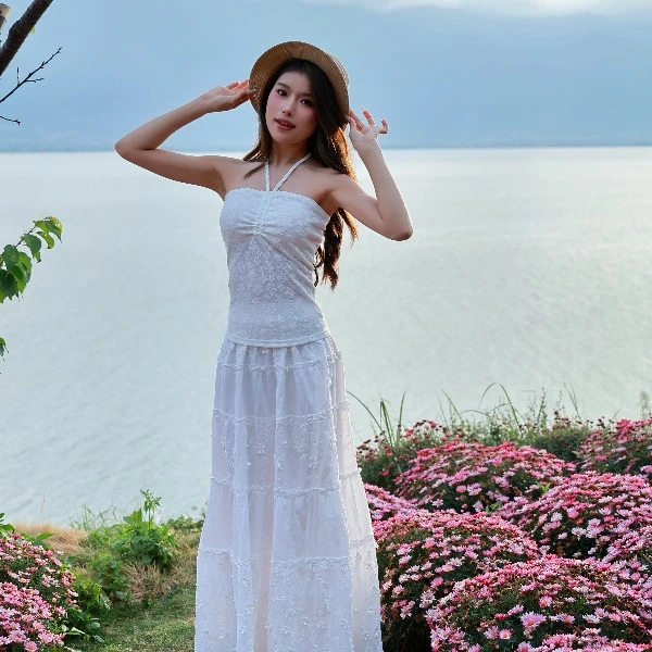 白色半身裙女夏季长款a字蛋糕裙2025新款绝美超仙蕾丝花边长裙子