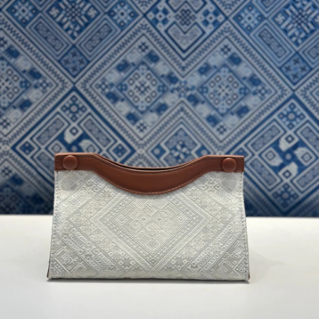 广西非遗壮锦包包素白几何纹高档纸巾盒送礼伴手礼白色轻奢时尚