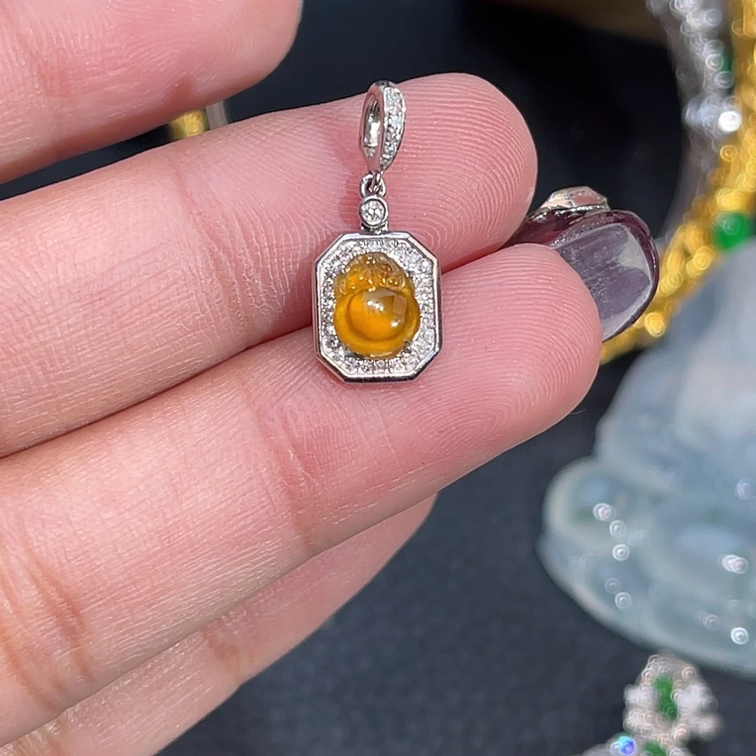 翡翠18K金镶嵌颈饰金蟾