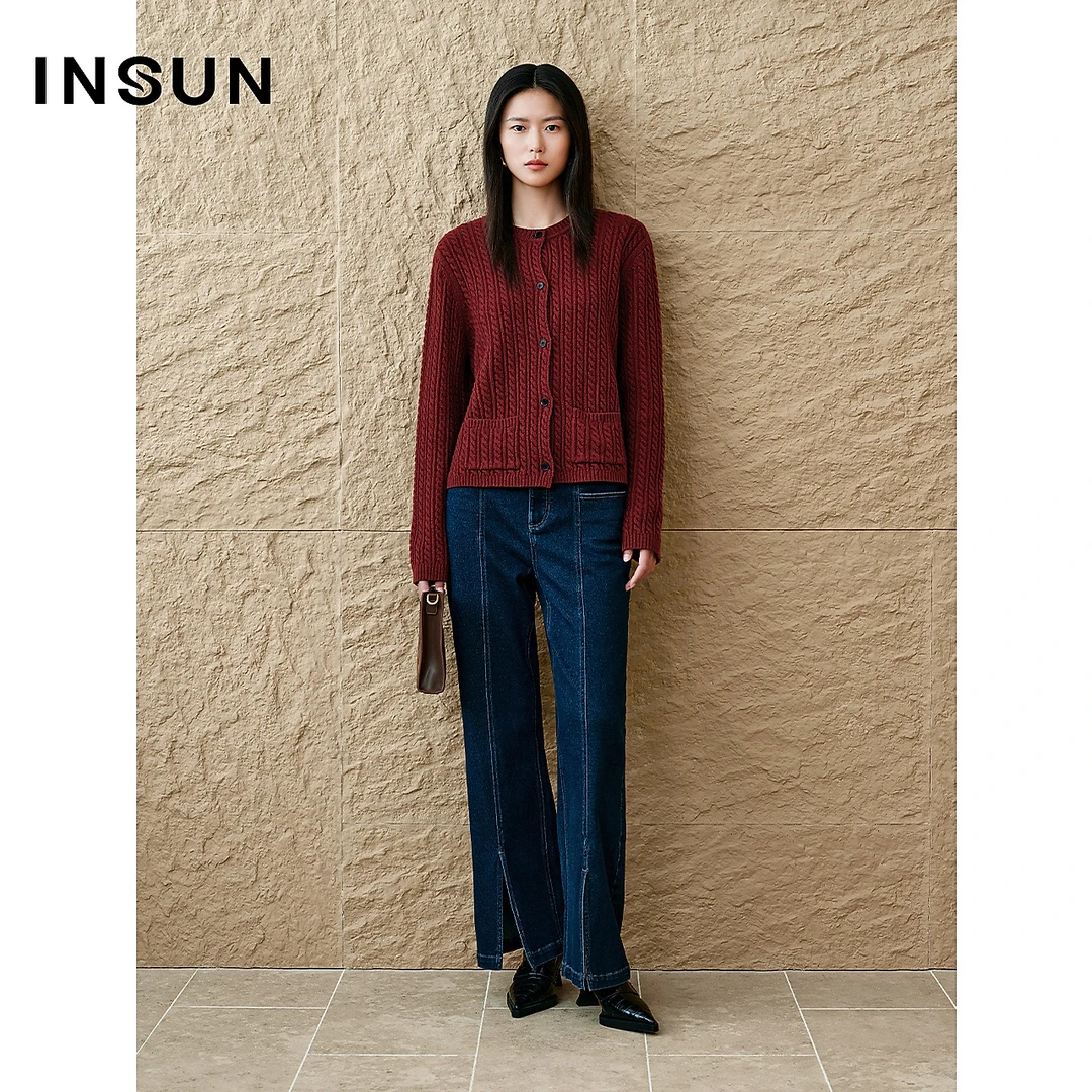 INSUN恩裳专选冬季酒红麻花毛针织开衫外套