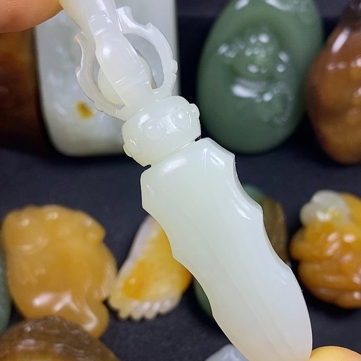 和田玉未镶嵌颈饰