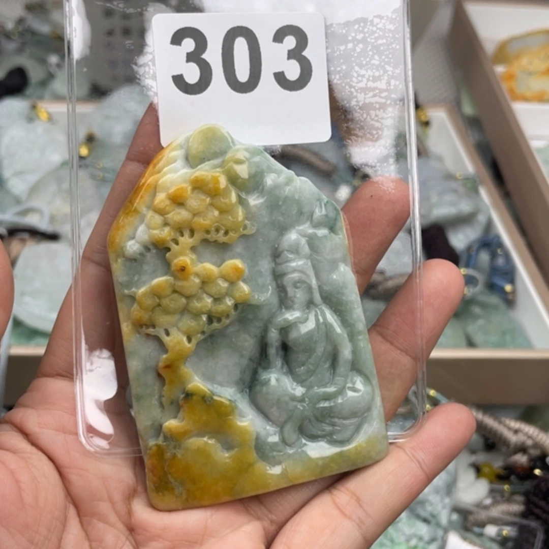 【闪购商品】翡翠颈饰未镶嵌雪**梅翡翠