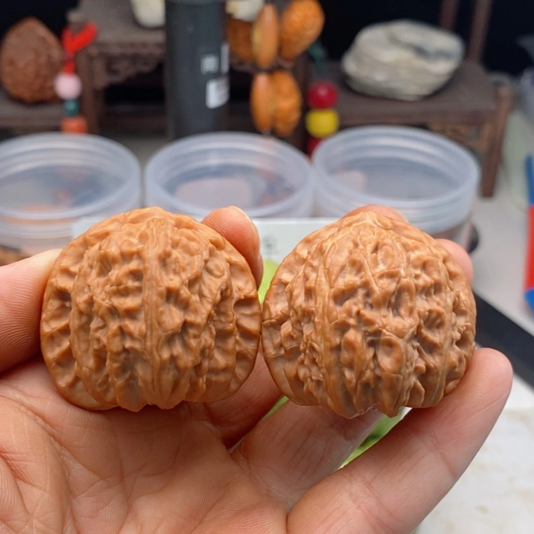 文玩核桃吊坠38白狮子有修