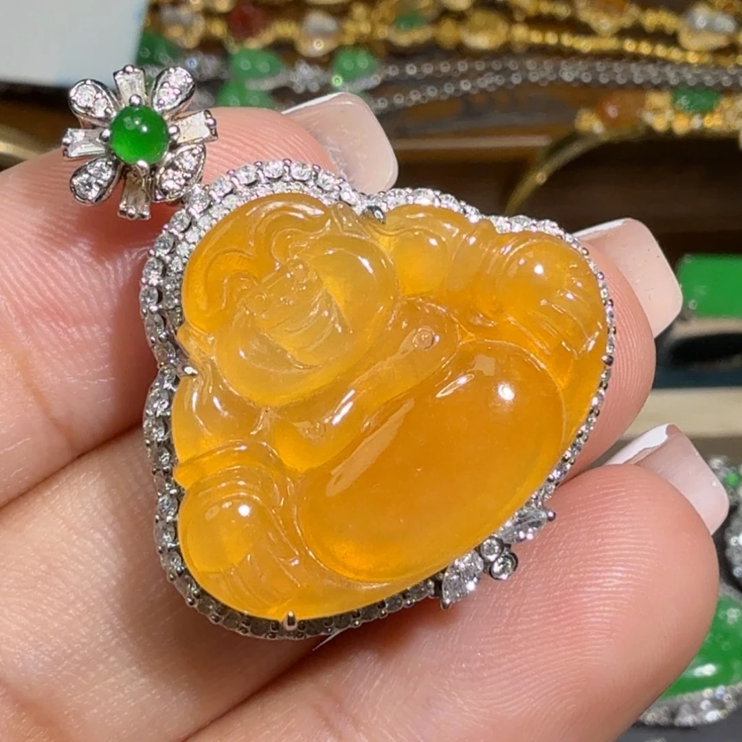颈饰18K金镶嵌翡翠