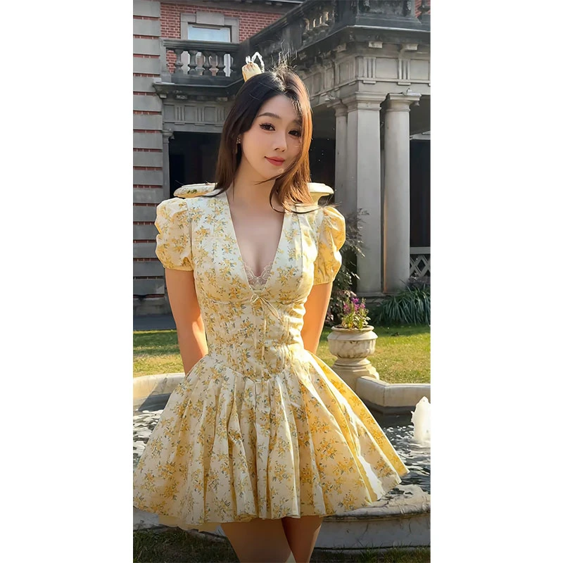 黄色碎花泡泡袖连衣裙夏芭蕾公主收腰辣妹A字裙深V性感生日小礼服
