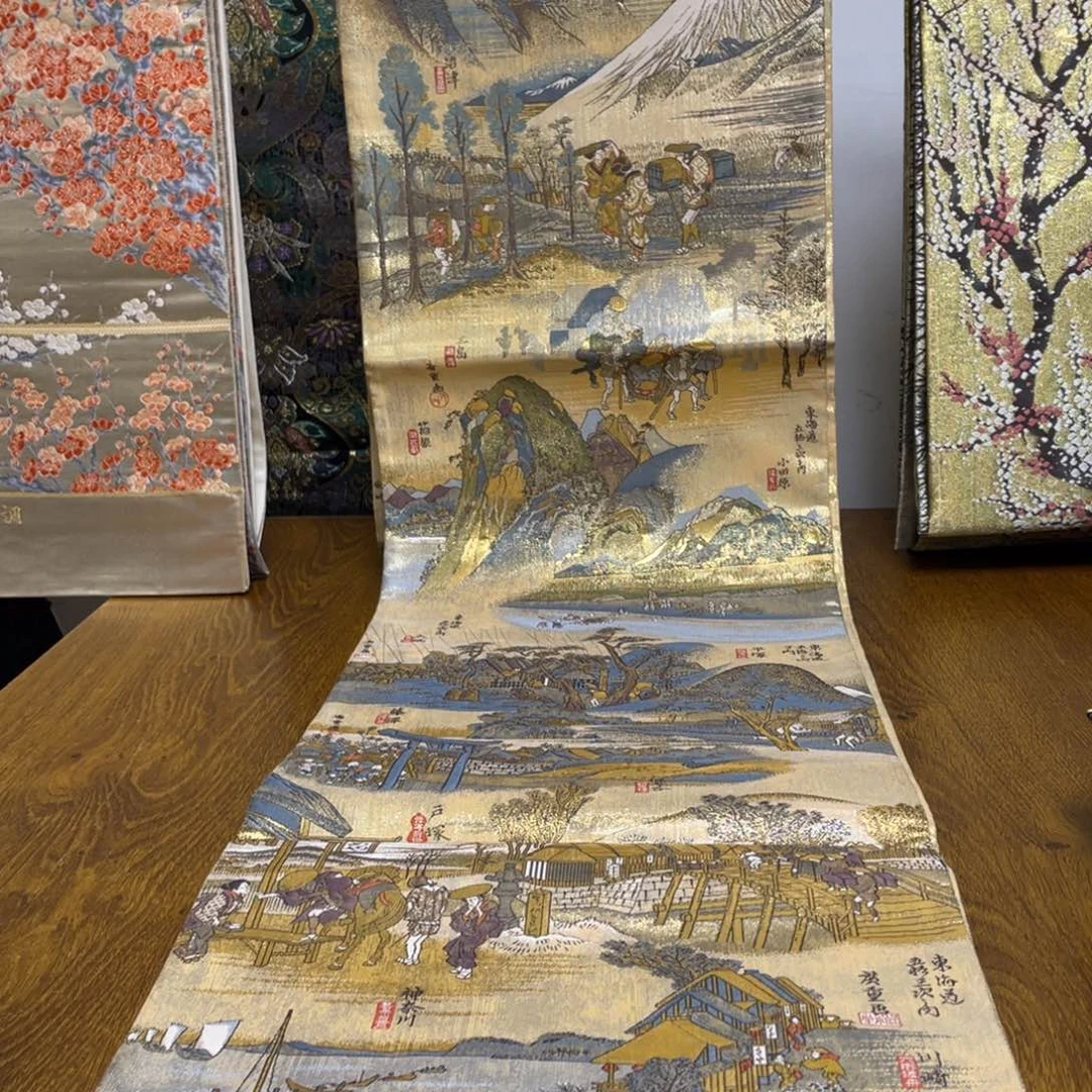 琉***璃织绣织锦技艺高超的