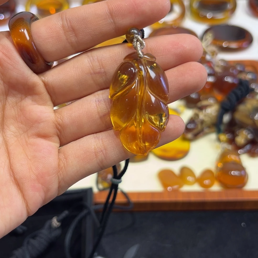 琥珀未镶嵌手镯金****瑞红茶金枝玉叶