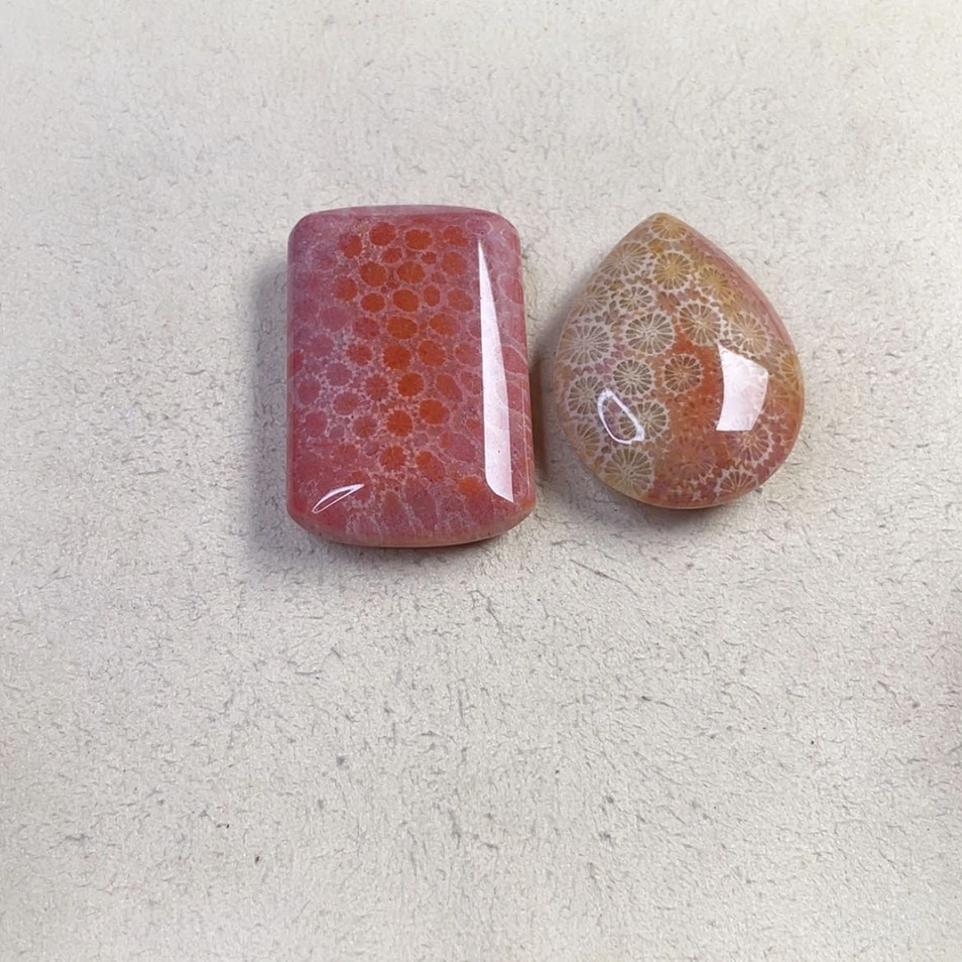 【闪购商品】硅化玉吊坠(赠链)未镶嵌小****练