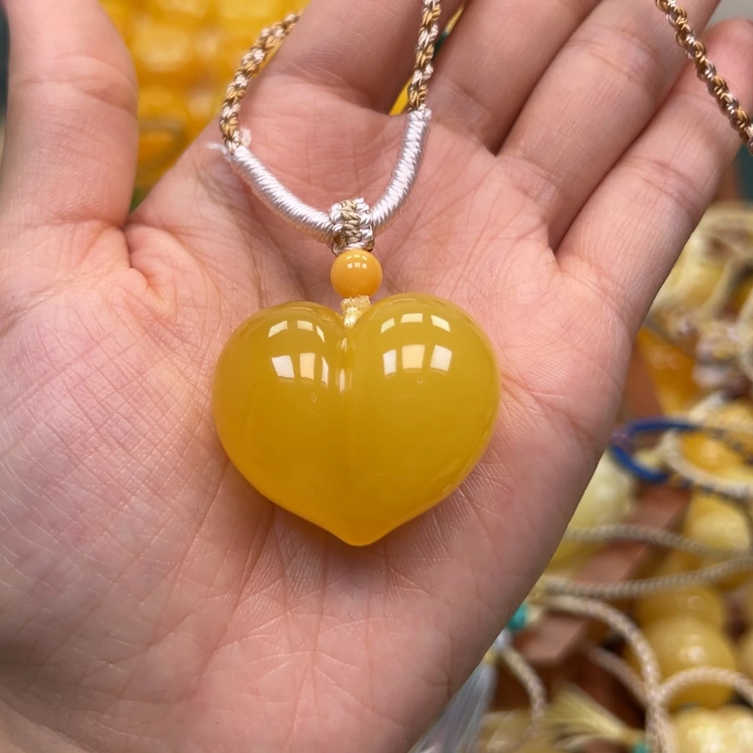 琥珀未镶嵌颈饰蜜蜡