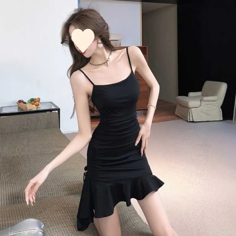高级感黑色小礼服辣妹吊带连衣裙女装夏季收腰显瘦不规则鱼尾短裙