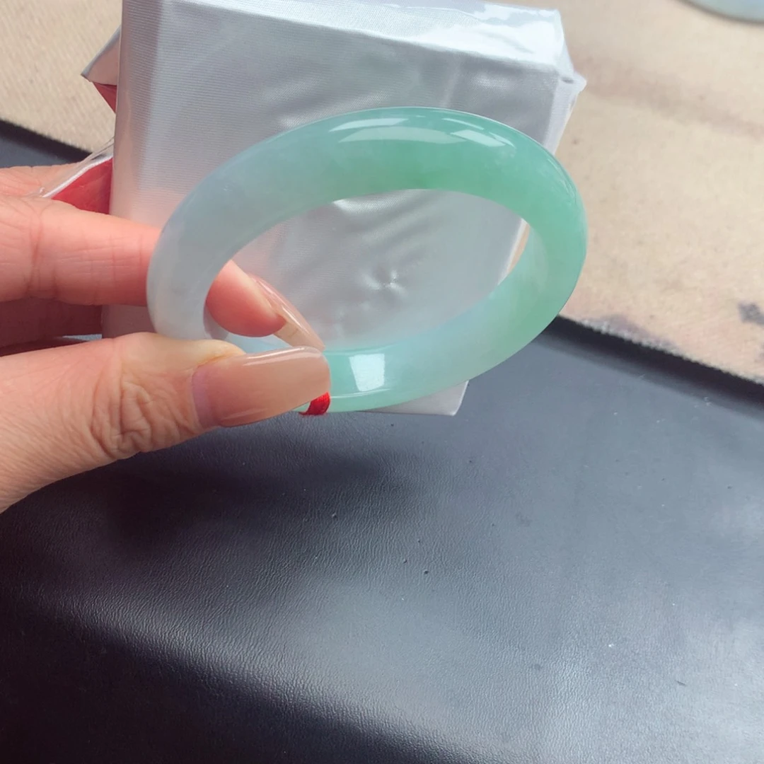 未镶嵌手镯翡翠缅甸翡翠手镯