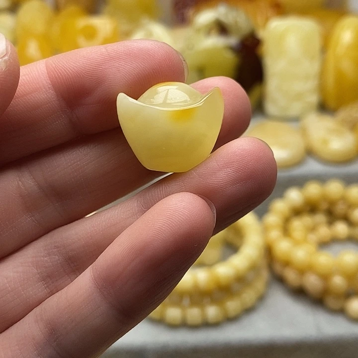 琥珀颈饰未镶嵌琥珀蜜蜡吊坠