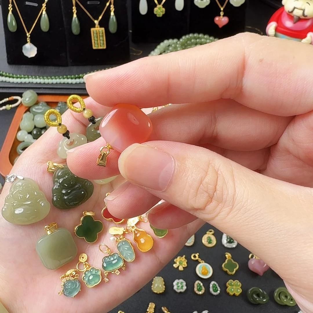 和田玉未镶嵌颈饰