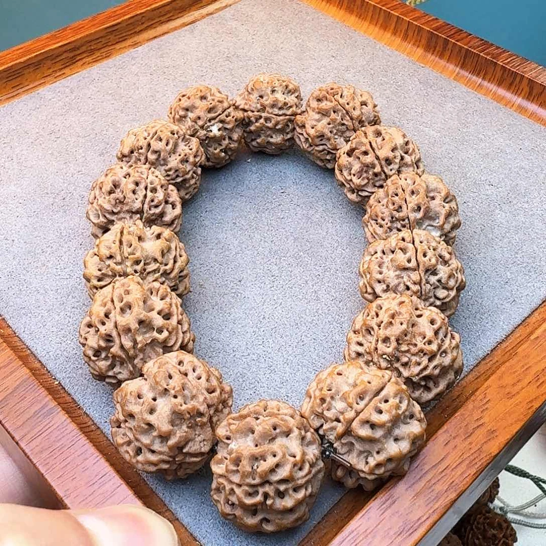 金刚菩提吊坠新**成粗筋蜂窝双龙