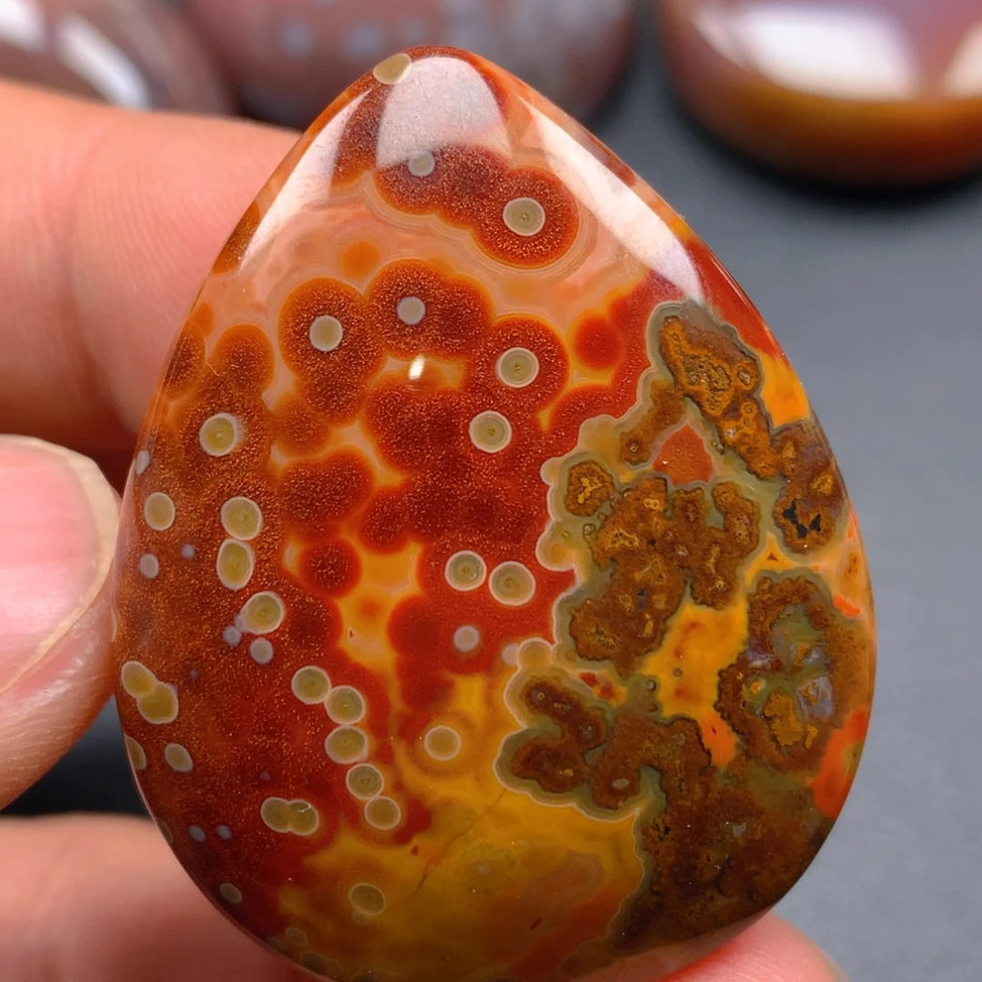 未镶嵌颈饰玛瑙/玉髓曹*来