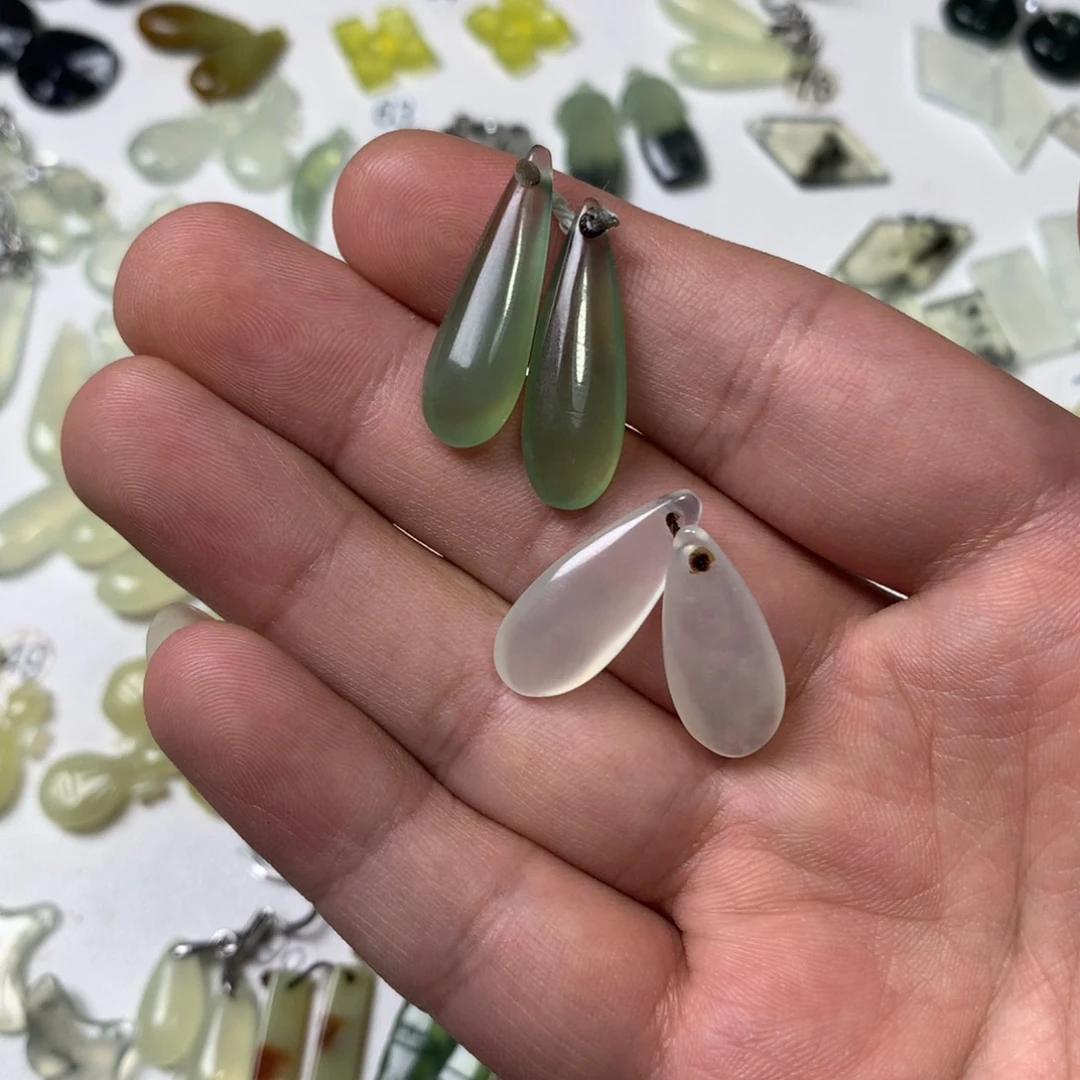 微***澜蛇纹石玉未镶嵌耳环