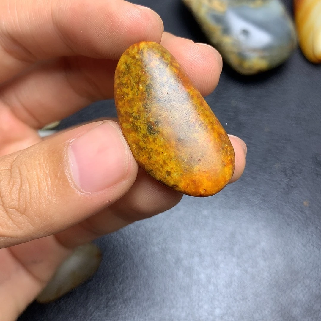 未镶嵌和田玉（糖玉）挂件
