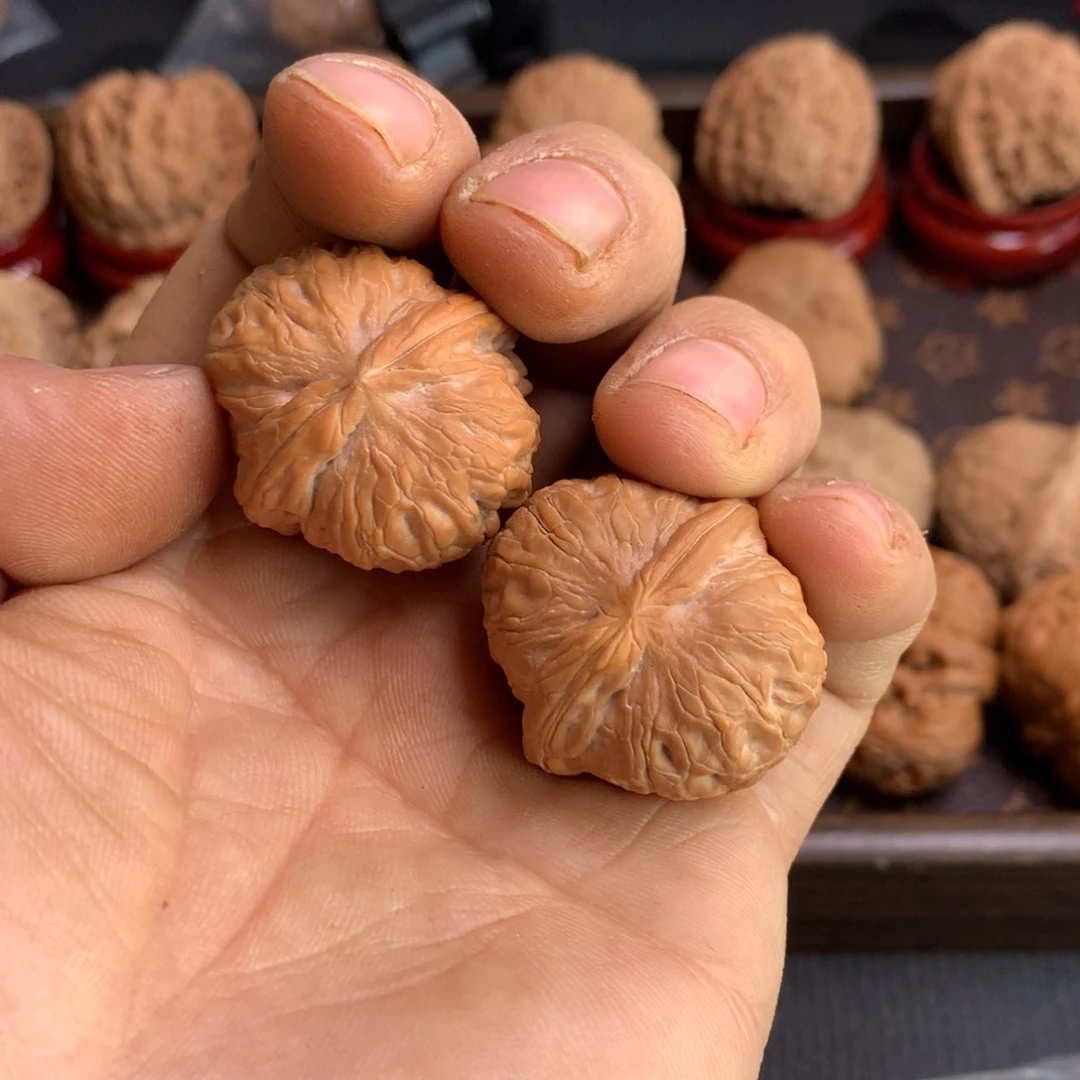 文玩核桃吊坠小****瘦元宝128