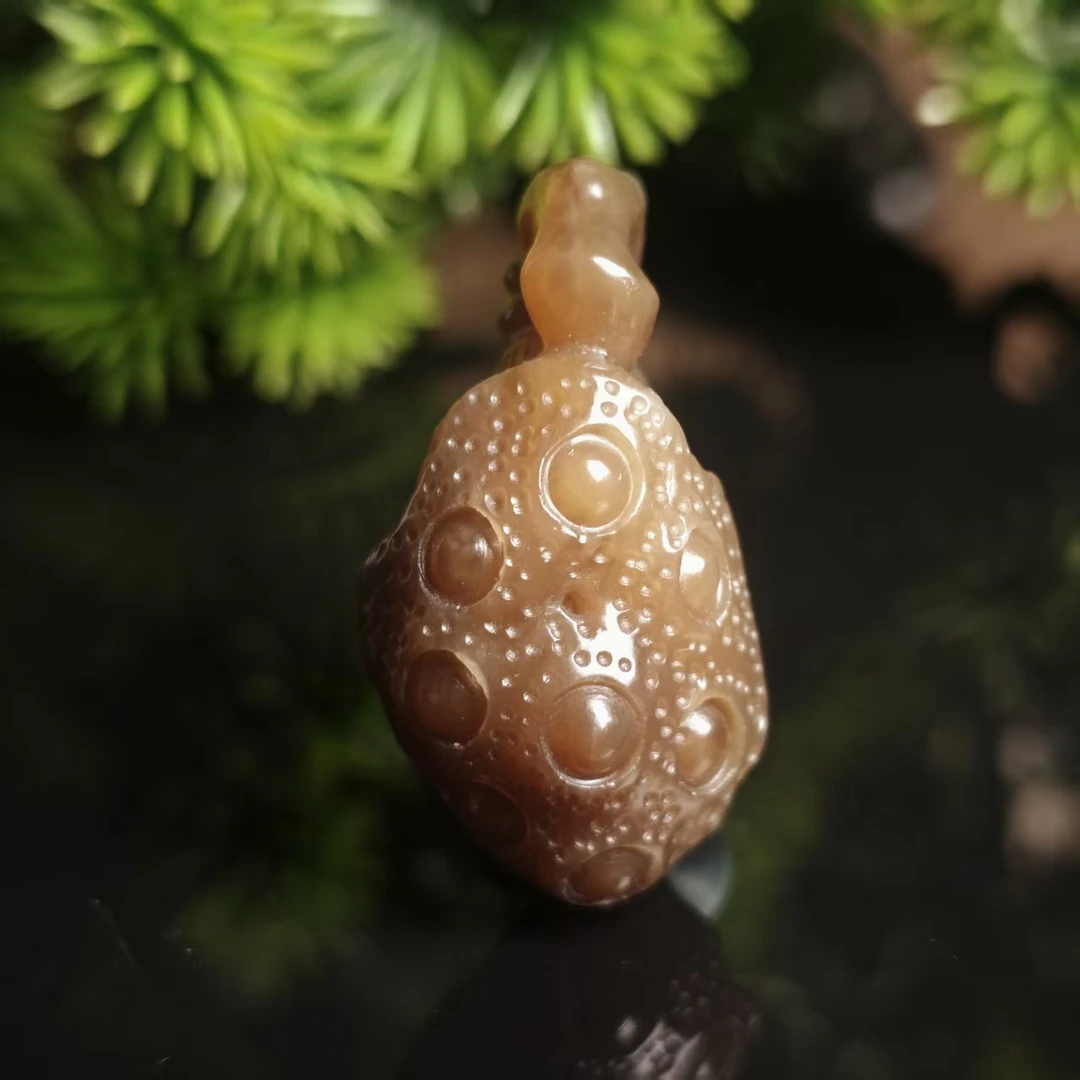 lot6265 莲蓬 和田玉糖玉 35*18.3*18mm 11.6g