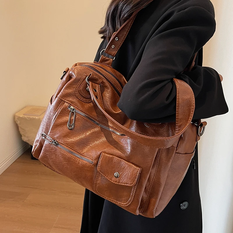 大容量包包2025新款单肩斜挎出差行李包大容量短途出差健身包