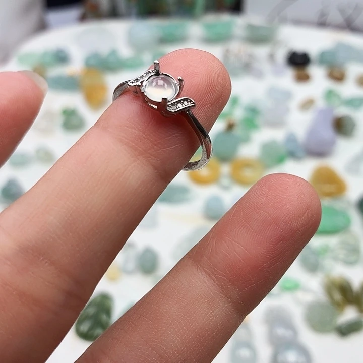 第***毛颈饰未镶嵌翡翠拖