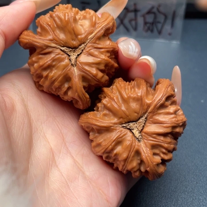 沉***。吊坠文玩核桃白狮子