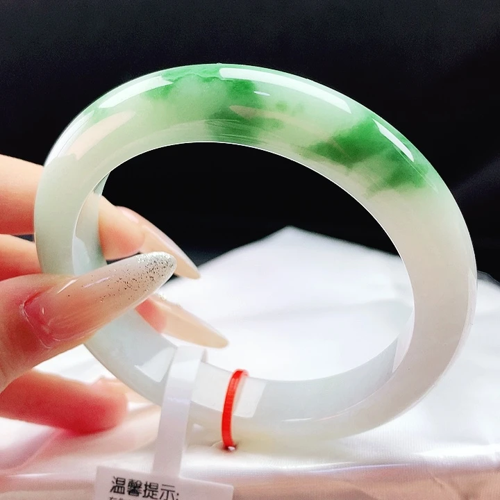 翡翠未镶嵌手镯57圈