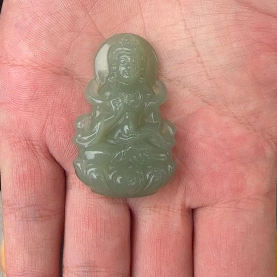 颈饰未镶嵌和田玉清**影