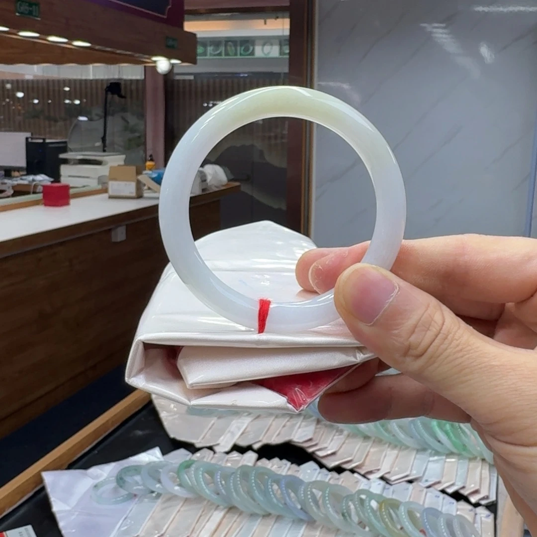 翡翠未镶嵌手镯翡翠