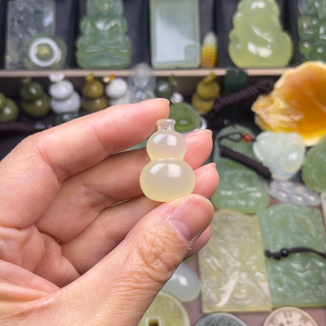 蛇纹石玉未镶嵌吊坠(不含链)