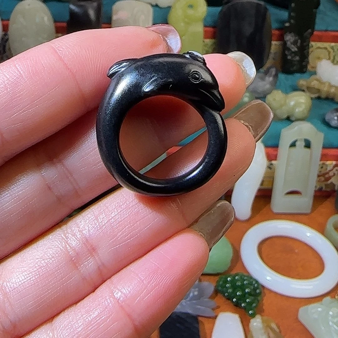 方***圆和田玉未镶嵌颈饰