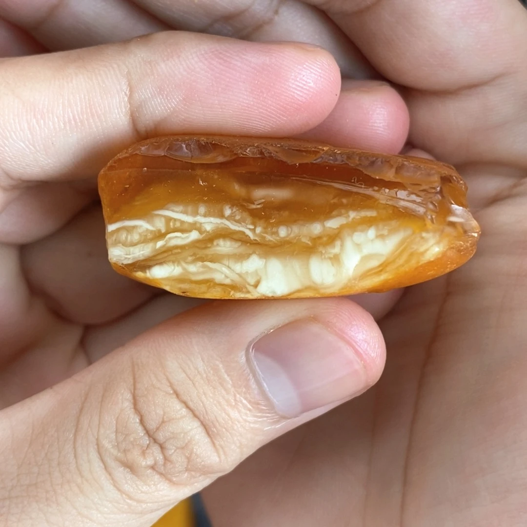 定制琥珀未镶嵌蜜蜡