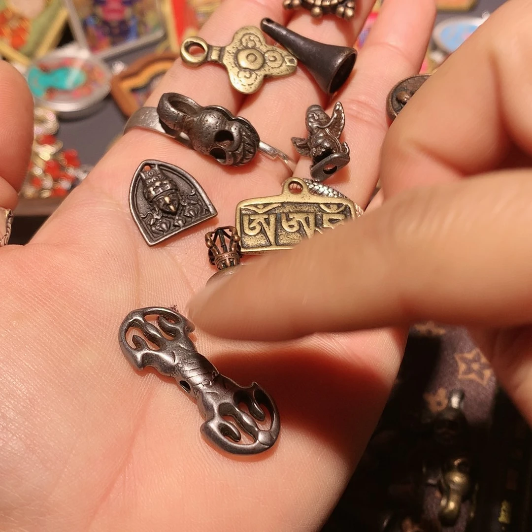 【闪购商品】风车木（黑檀木）天***?