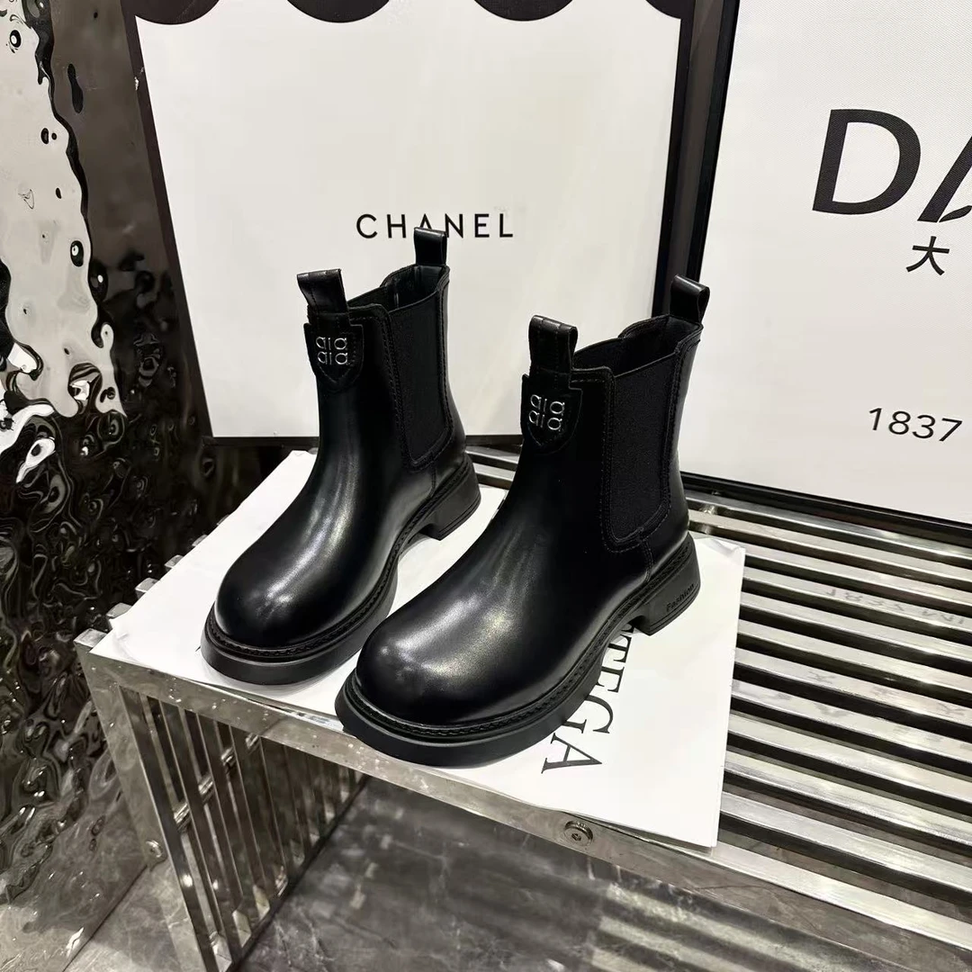 大金大码女鞋40-43时尚加厚保暖烟筒靴短靴