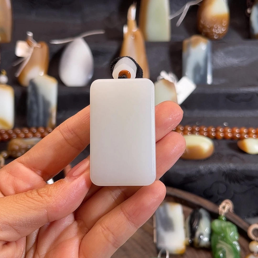 和田玉未镶嵌颈饰K**K